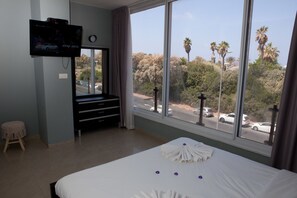 Deluxe Apartment, 2 Bedrooms | In-room safe, iron/ironing board, cribs/infant beds, rollaway beds