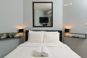 Standard Apartment, 2 Bedrooms | In-room safe, iron/ironing board, cribs/infant beds, rollaway beds
