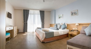 XXX Deluxe Room | Minibar, système d’insonorisation, literie fournie