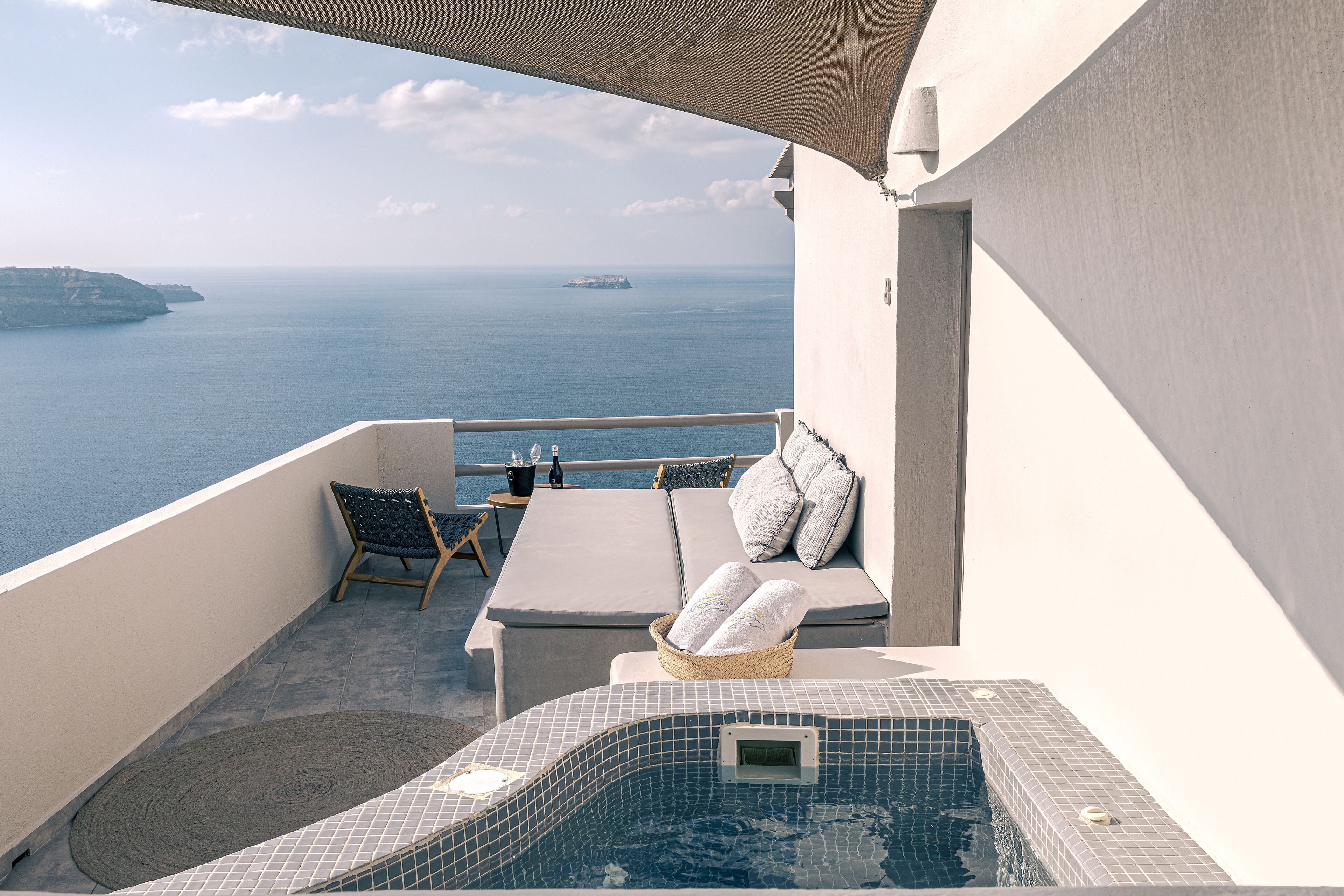 럭셔리룸, 발코니 (Jacuzzi) | 테라스/파티오