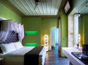 Egyptian cotton sheets, premium bedding, in-room safe