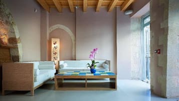 Sala de estar en el lobby