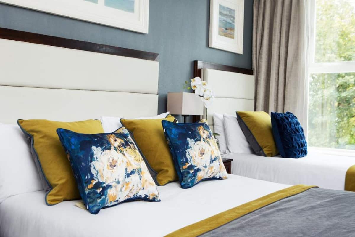 premium bedding, in-room safe, individually decorated