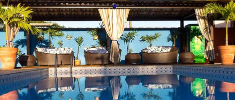 Indoor pool, outdoor pool