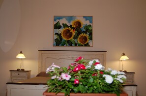 Premium bedding, down duvets, memory-foam beds, minibar - B&B Federico Secondo (Palermo)