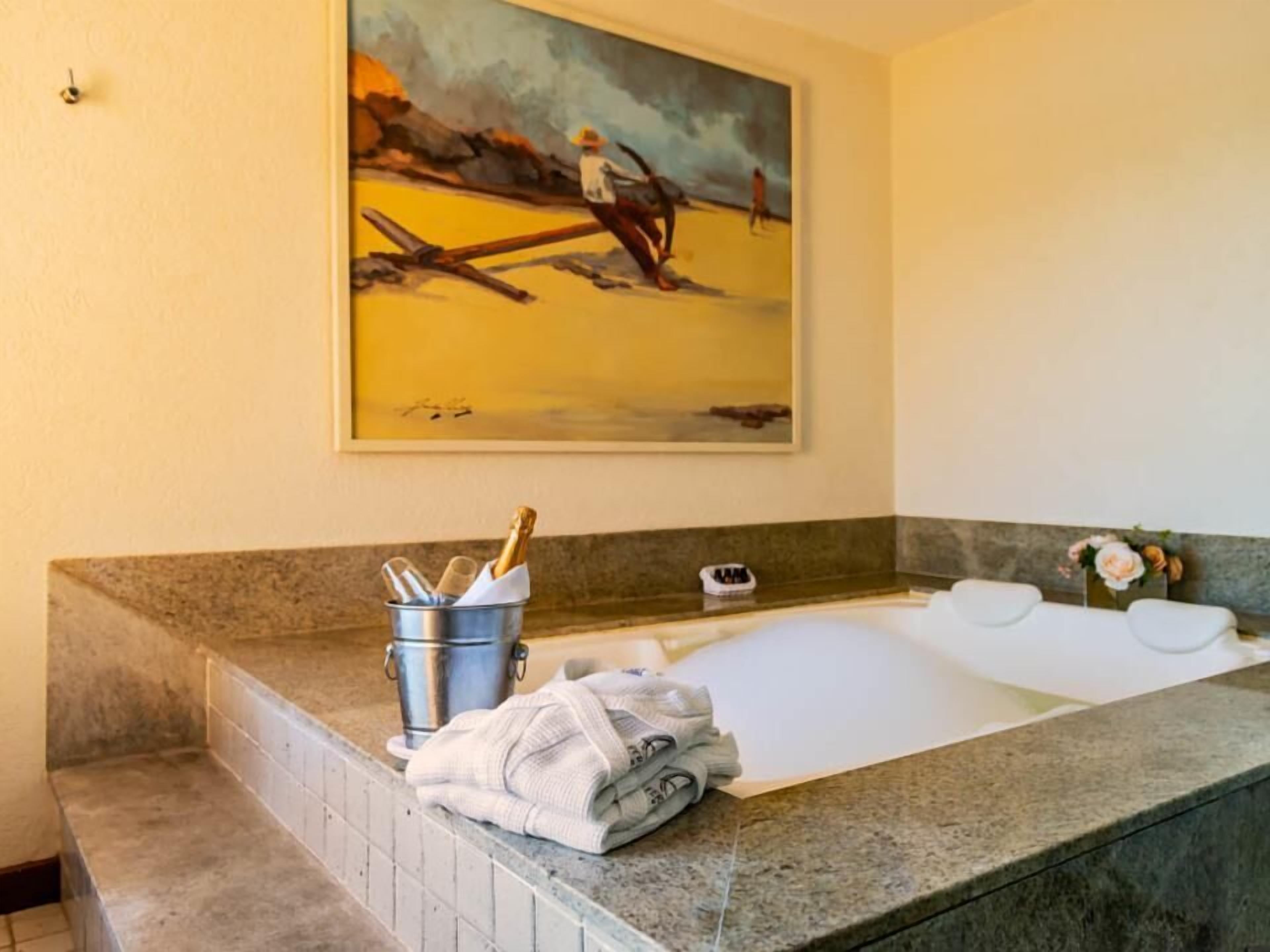 suite ferradura | jetted bathtub