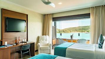 Kamar Double atau Twin | Minibar, brankas, meja kerja, dan Wi-Fi gratis