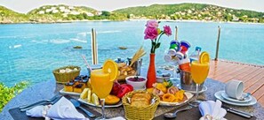 Petit déjeuner buffet compris tous les jours