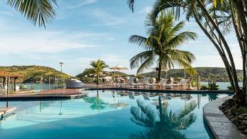 Outdoor pool, pool umbrellas, sun loungers
