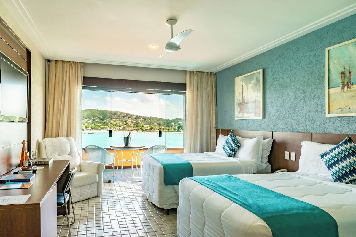 double or twin room | minibar, in-room safe, desk, free wifi