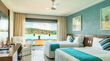 Dobbeltværelse med dobbeltseng eller 2 enkeltsenge | Minibar, pengeskab på værelset, skrivebord, gratis Wi-Fi