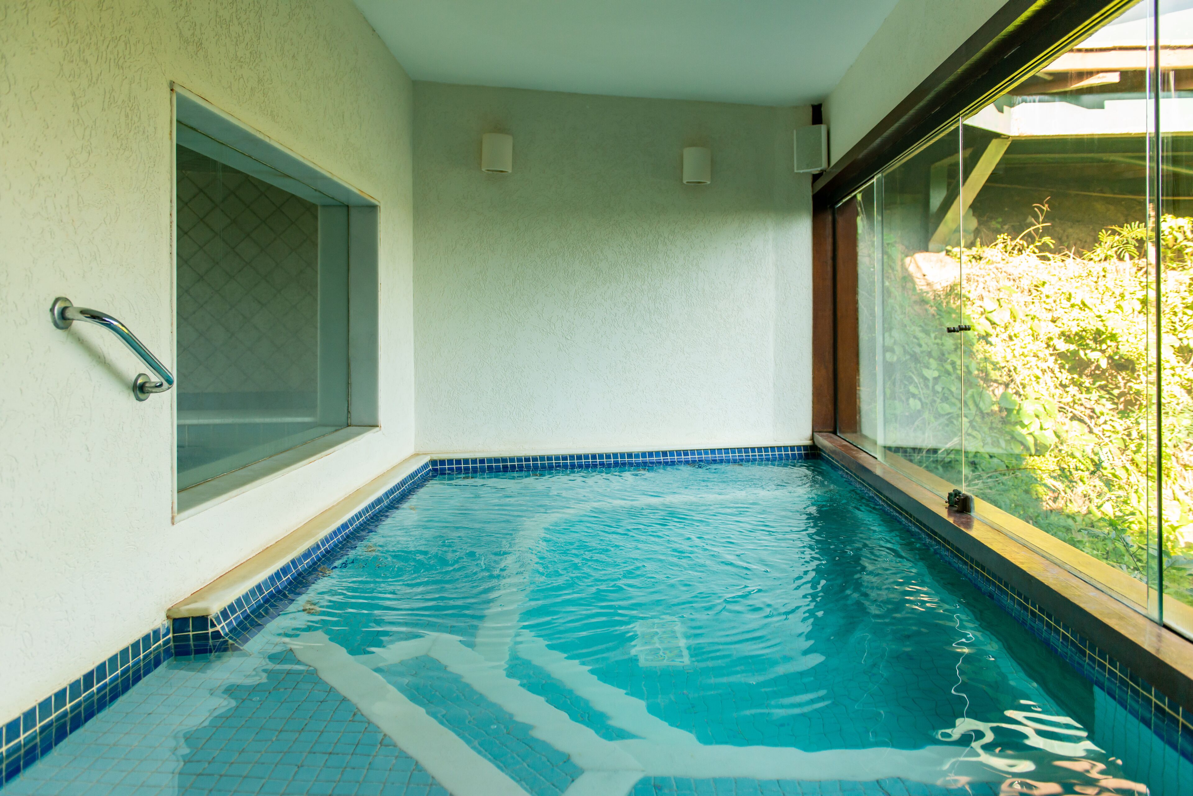 室內 SPA 浴池