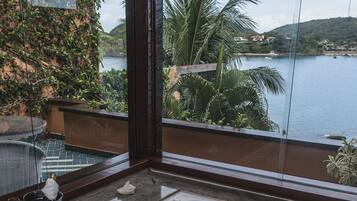 Tina de hidromasaje interior