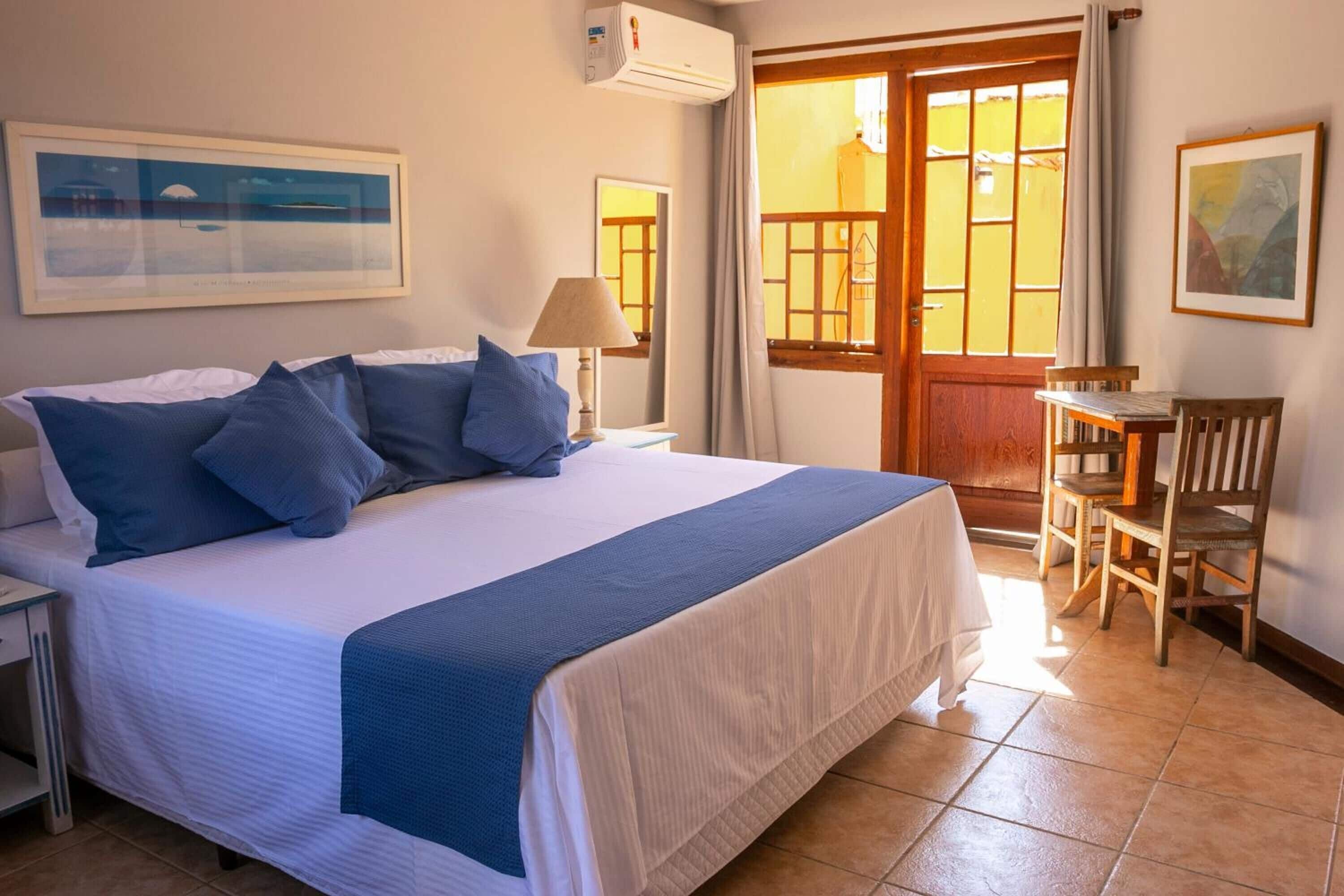 minibar, desk, iron/ironing board, free wifi