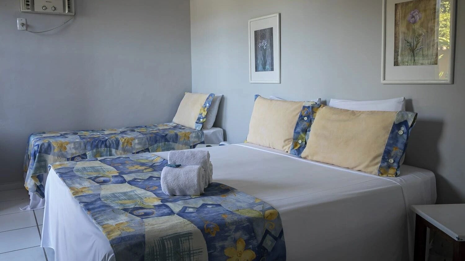 Standard Triple Room | Minibar, iron/ironing board, free WiFi, bed sheets