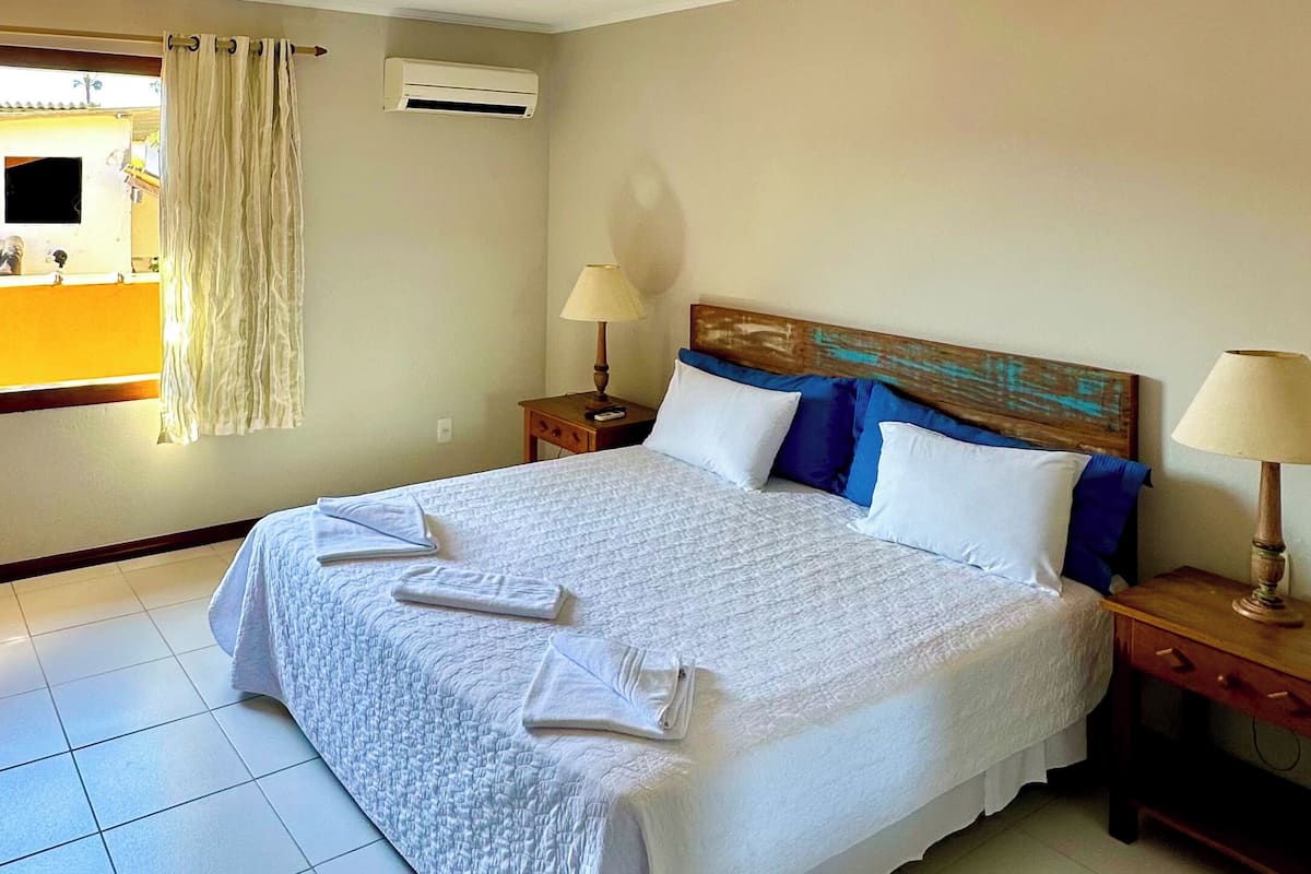 Basic Double Room | Minibar, desk, iron/ironing board, free WiFi