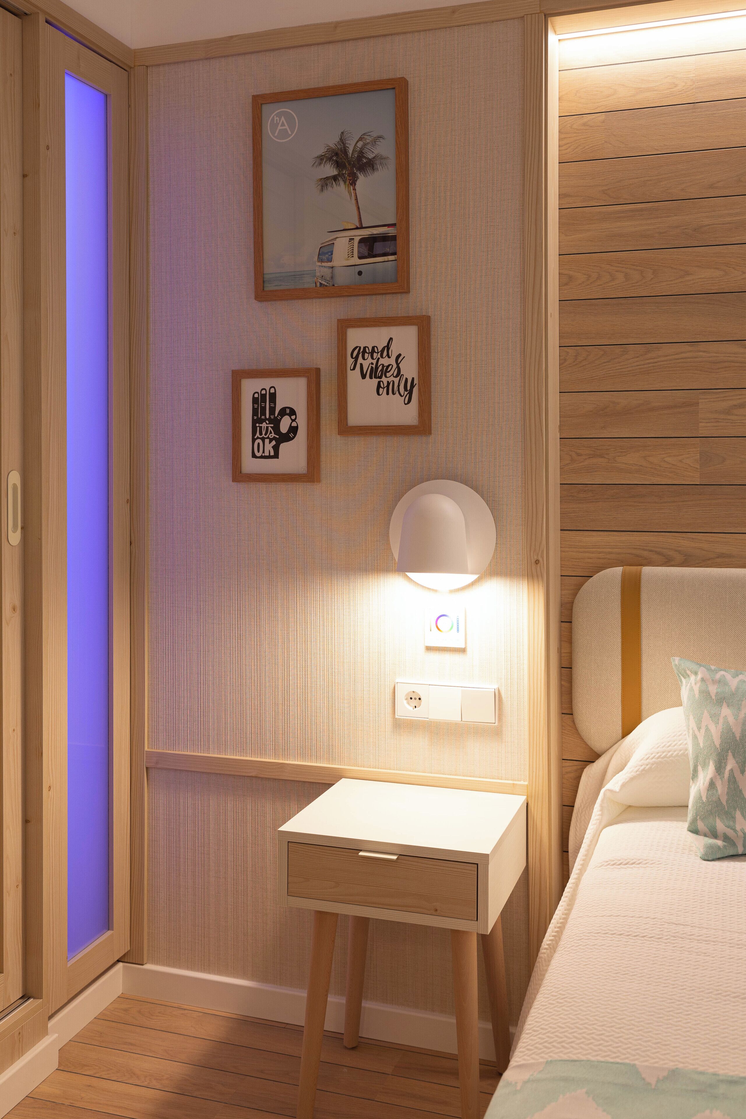 Escritorio, cortinas blackout, sistema de insonorización y wifi gratis 