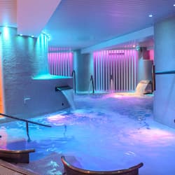 Sauna, soins corporels, massages thaïs, enveloppements corporels