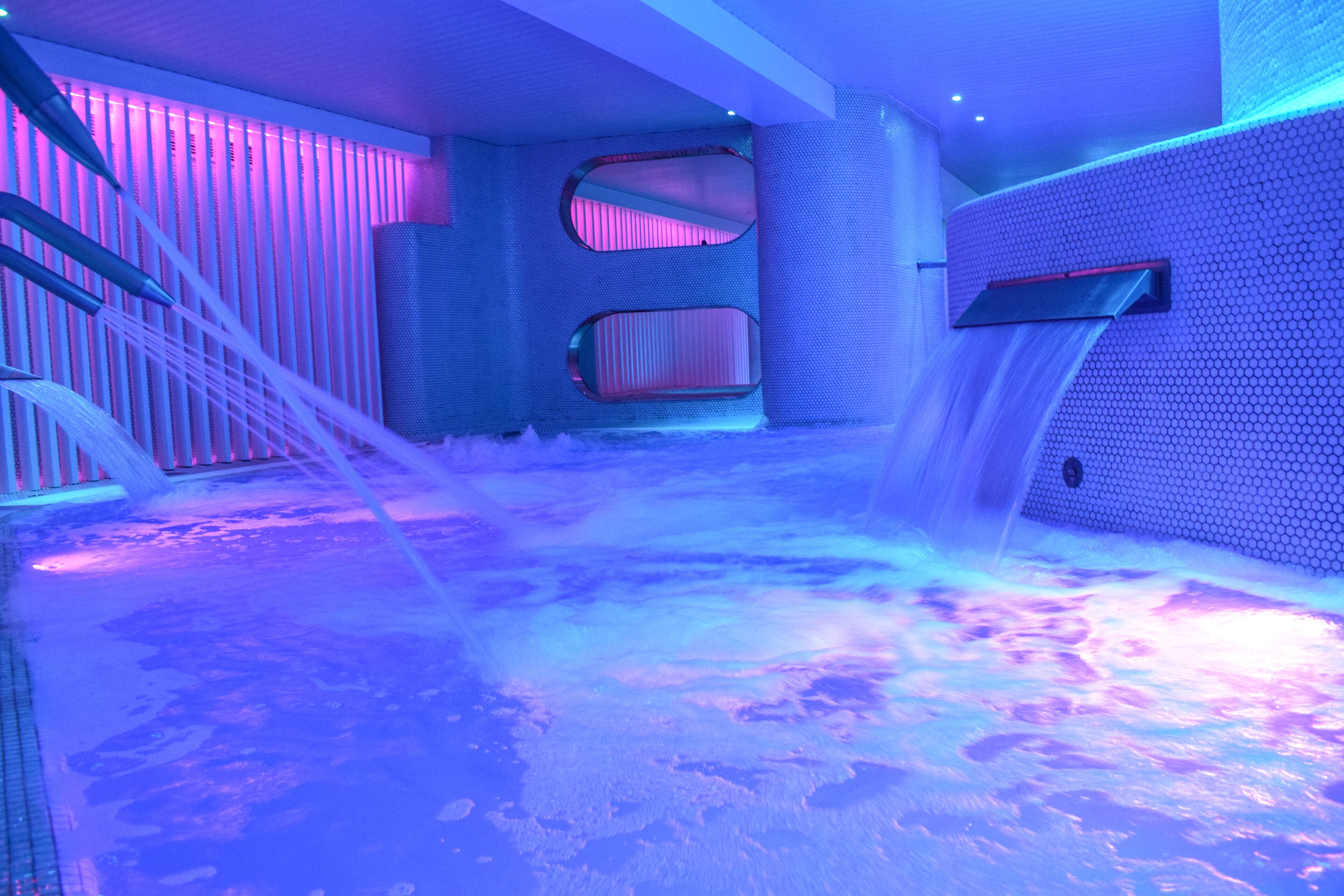 sauna, body treatments, thai massages, body wraps, massages