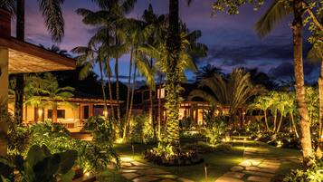 2 bedrooms, blackout curtains, free WiFi, bed sheets