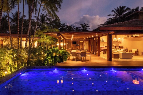 Deluxe Villa | Living room