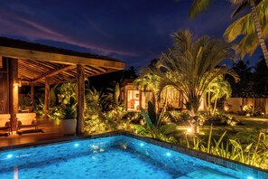 Deluxe Villa | 2 bedrooms, blackout drapes, free WiFi, bed sheets