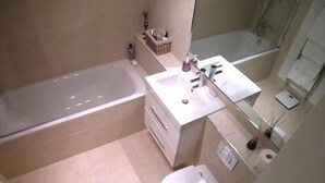 Hair dryer - Marisha's Guest House (Bath)