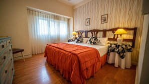 Hochwertige Bettwaren, Daunenbettdecken, Pillowtop-Betten, Zimmersafe