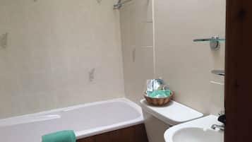 Double Room, Ensuite | Bathroom