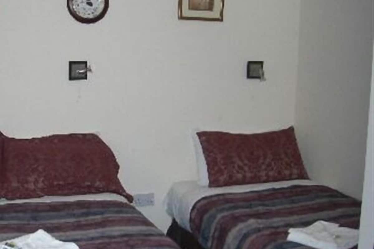 Twin Room, Ensuite