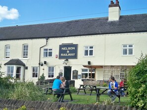 Exterior - Nelson and Railway Inn (Nottingham)