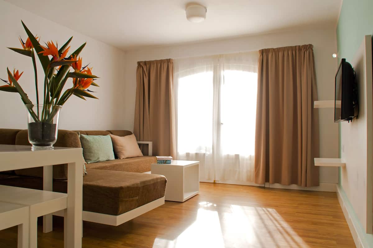 1 bedroom, WiFi (free), bed sheets