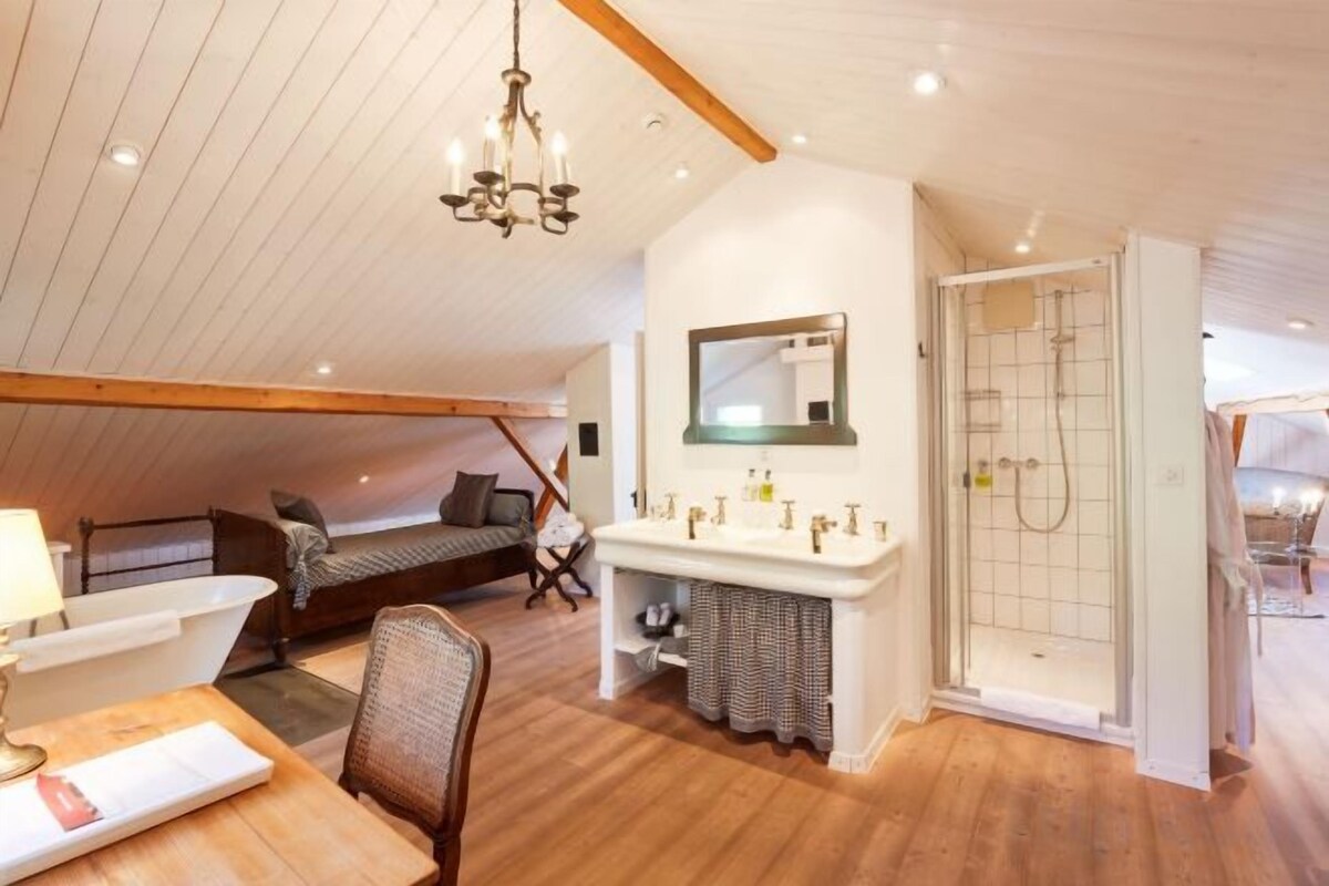 Roof Suite