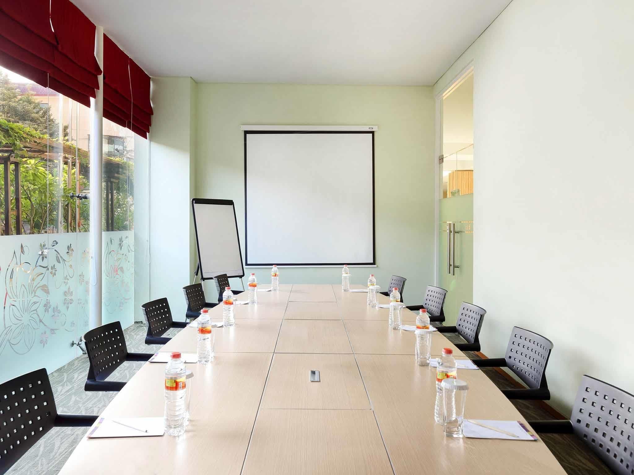 Meeting facility
