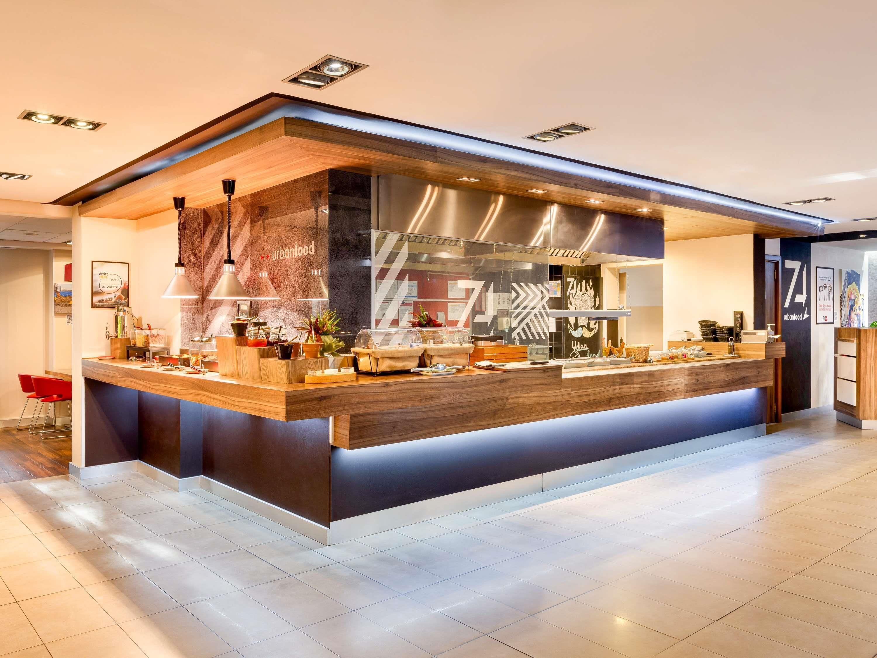 Breakfast, lunch, dinner served; international cuisine 