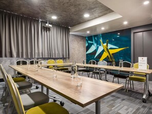 Toplantı salonu/imkânları