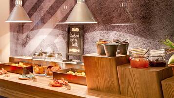 Daily buffet breakfast (UAH 444 per person)