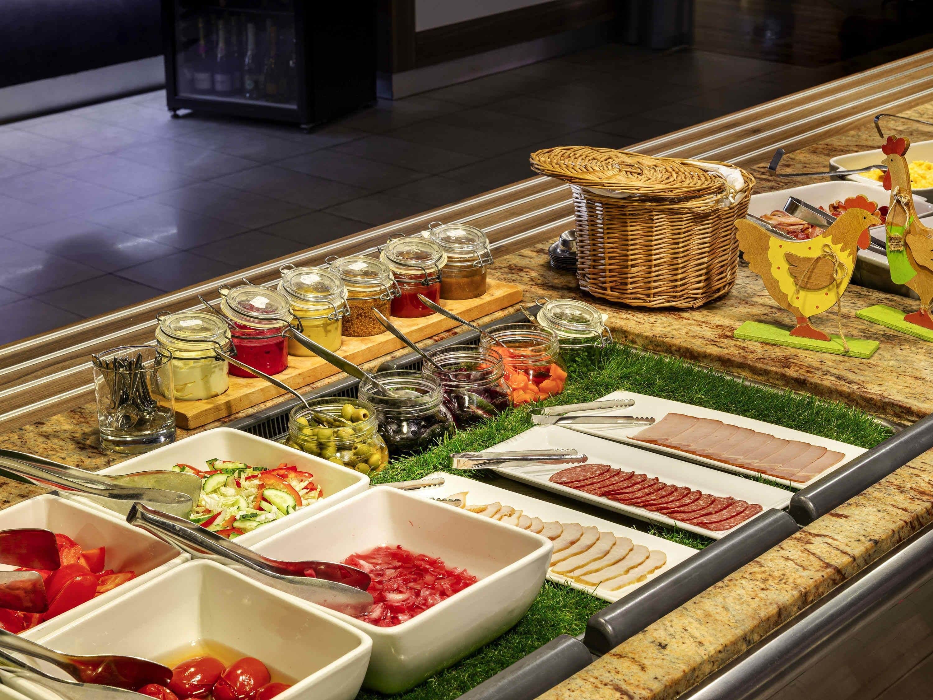 Café da manhã com buffet todos os dias (UAH 444 por pessoa) 