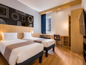 Standard Room, 2 Single Beds | In-room safe, desk, laptop workspace, soundproofing - ibis Kyiv City Center (Kyiv)