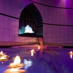 Couples treatment room(s), sauna, hot tub, steam room