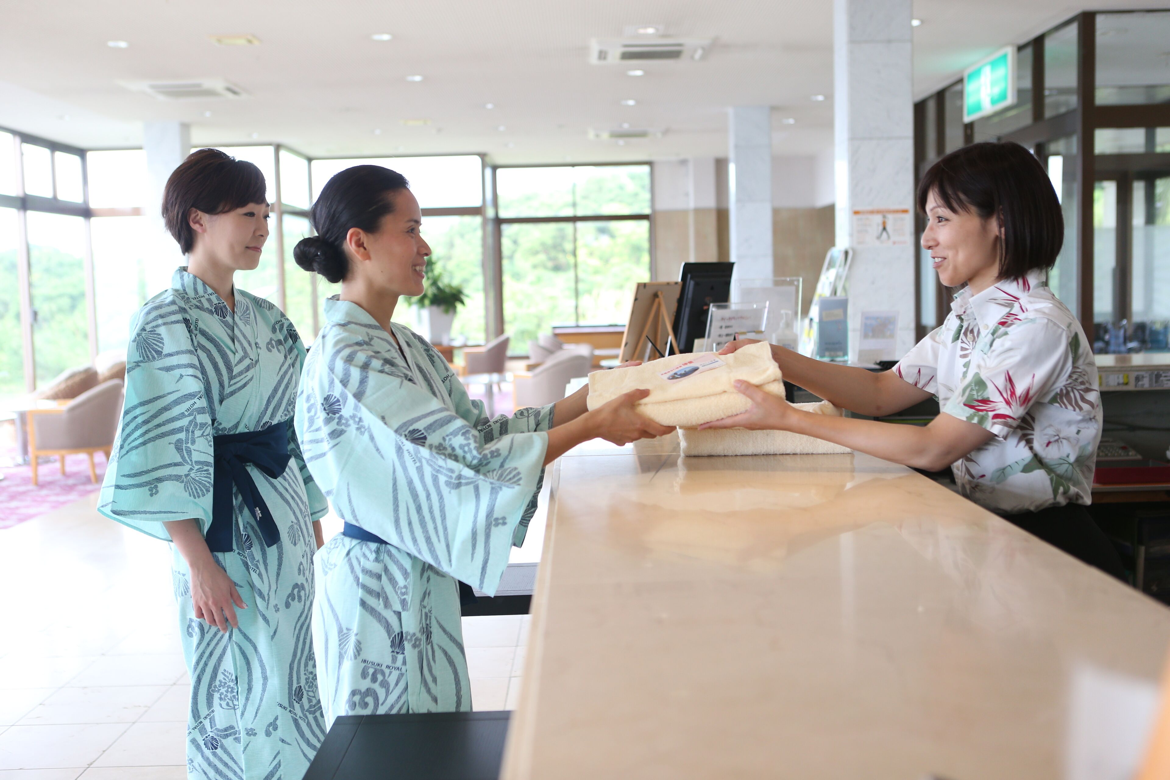 body treatments, aromatherapy, facials, reflexology, massages