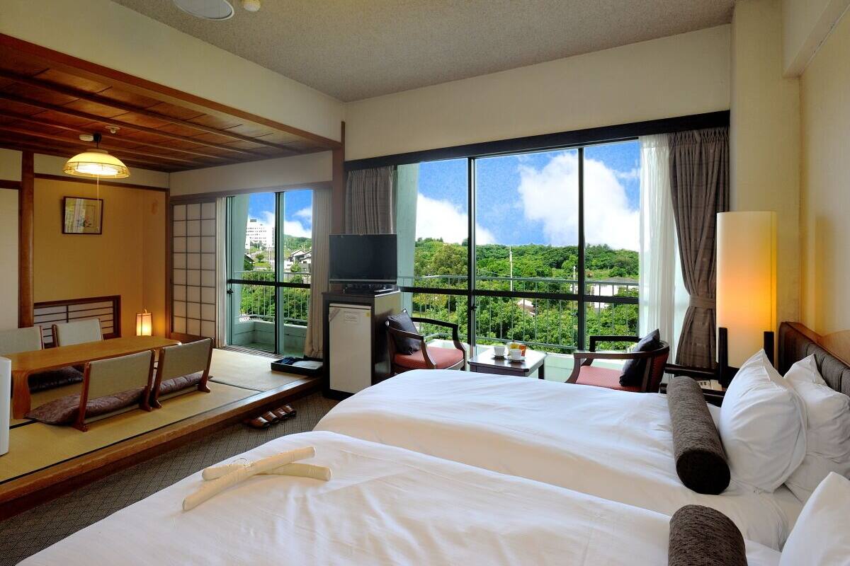 标准双床房, 城市景观 (Japanese-Western Style, High Floor) | 客房内保险箱、遮光窗帘、熨斗/熨板、免费 WiFi