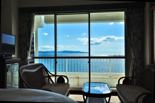 Caja de seguridad en la habitación y cortinas blackout 