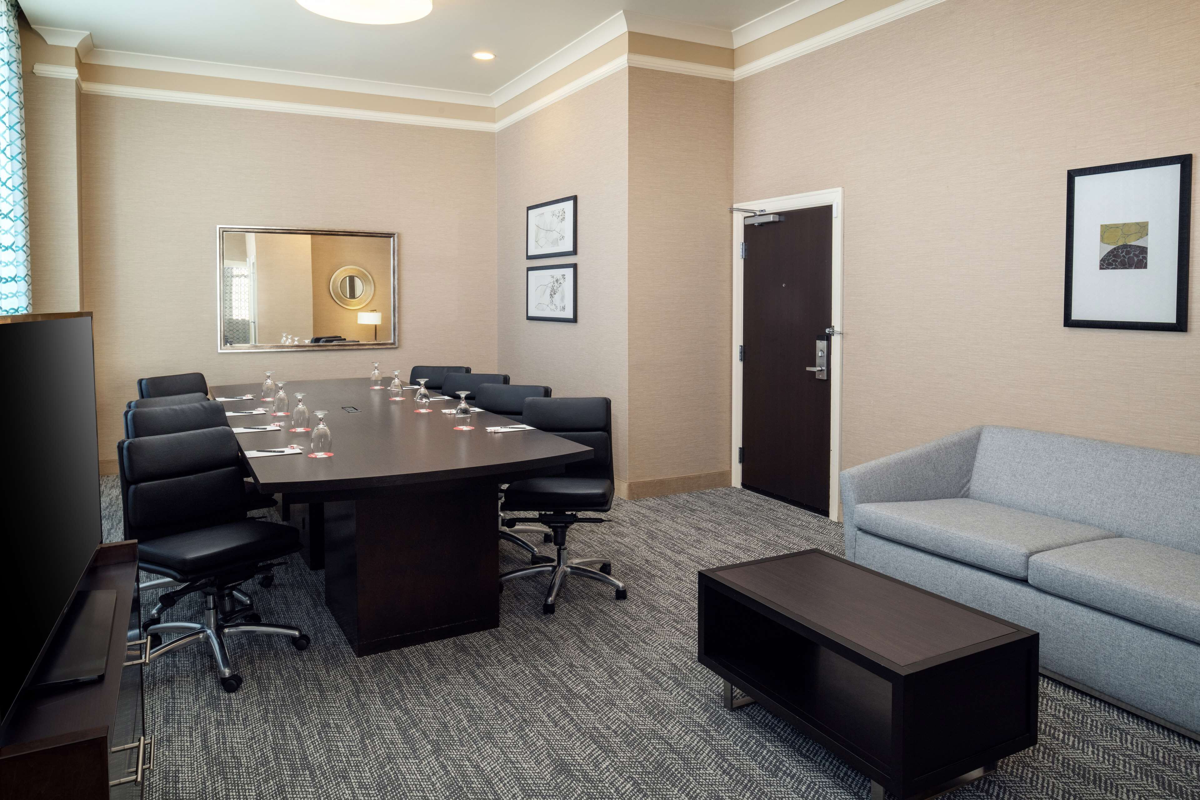 executive suite, 1 king bed with sofa bed, non smoking (conference) | living area | 50-inch flat-screen tv with cable channels, tv, netflix