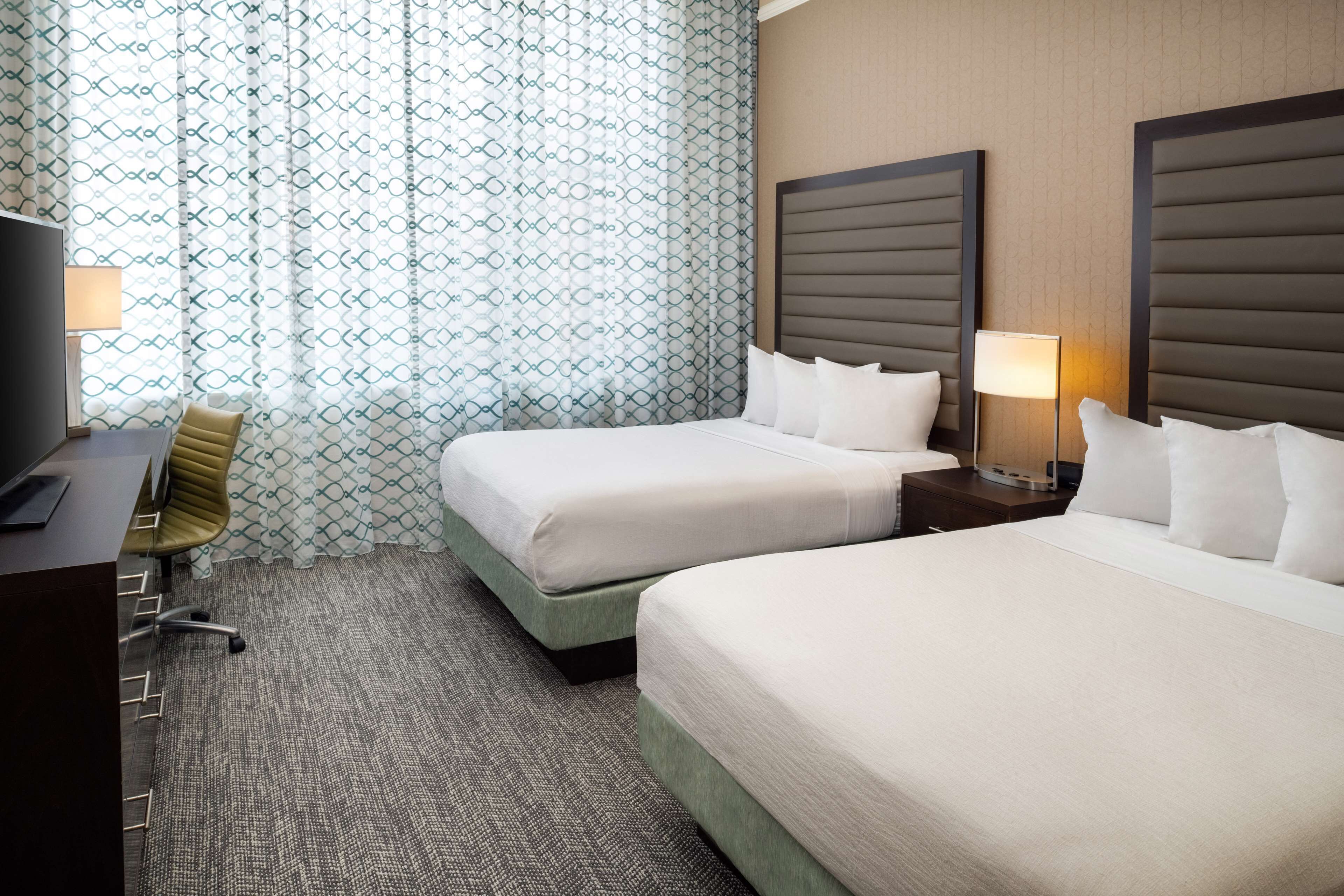 premium bedding, pillow-top beds, in-room safe, desk