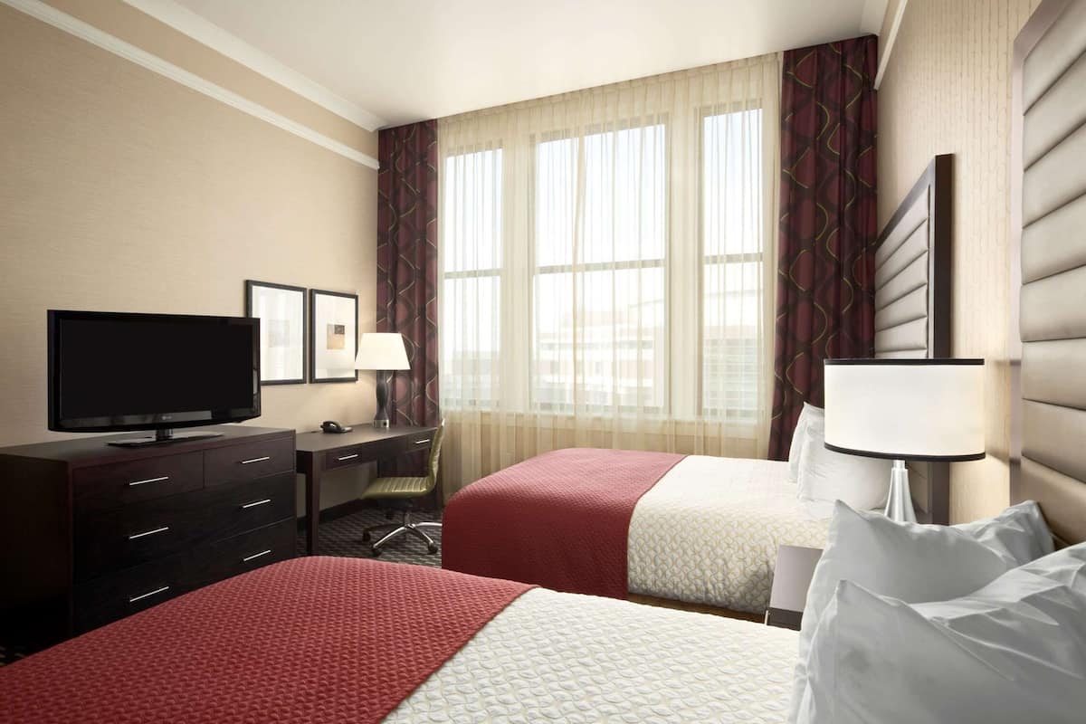 1 bedroom, premium bedding, pillow-top beds, in-room safe