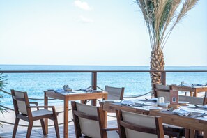 4 restaurants; breakfast, lunch, dinner, and brunch served - Sifawy Boutique Hotel (As Sifah)