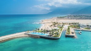 Playa privada en los alrededores, toallas de playa, vóleibol de playa