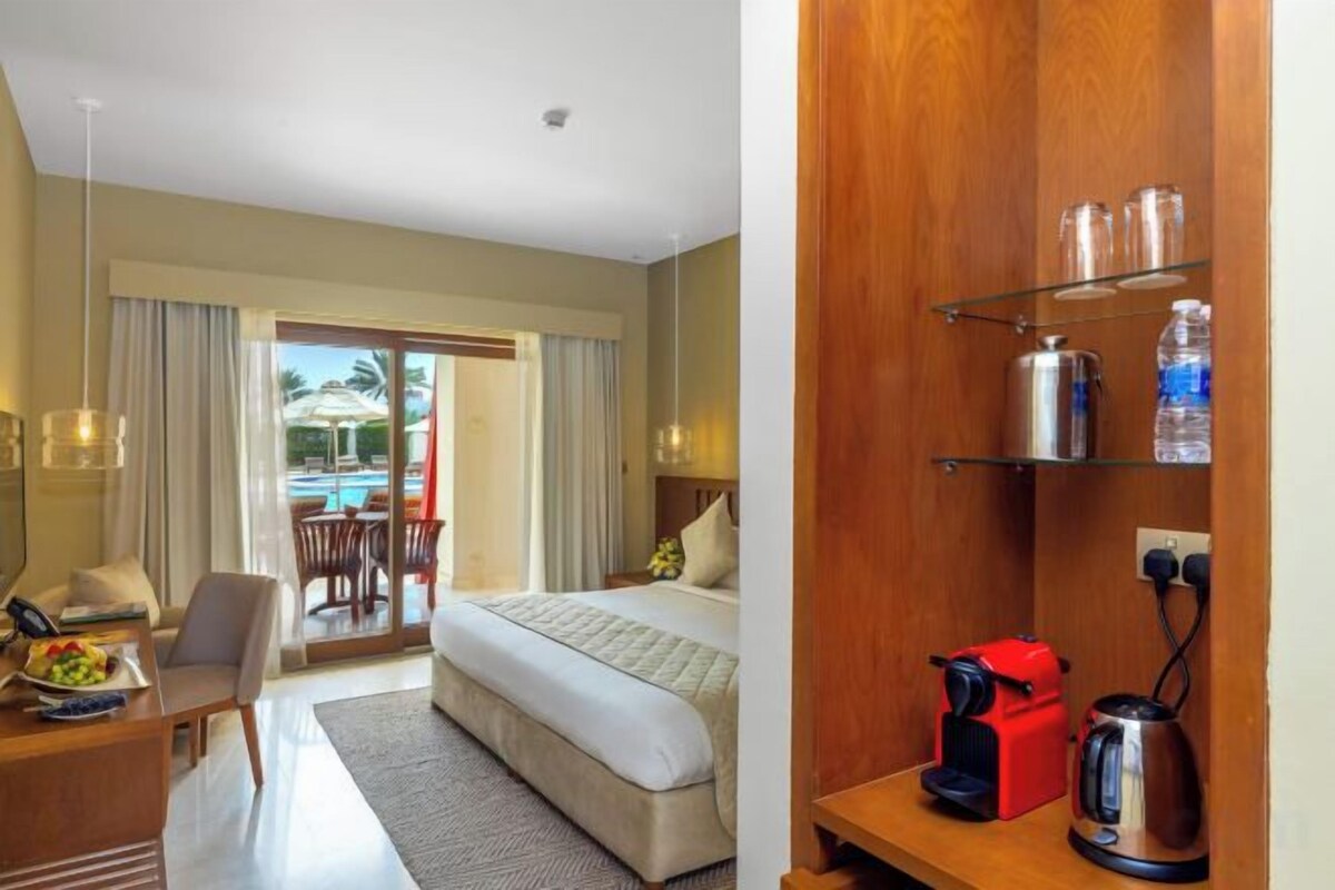 Minibar, in-room safe, blackout drapes, soundproofing
