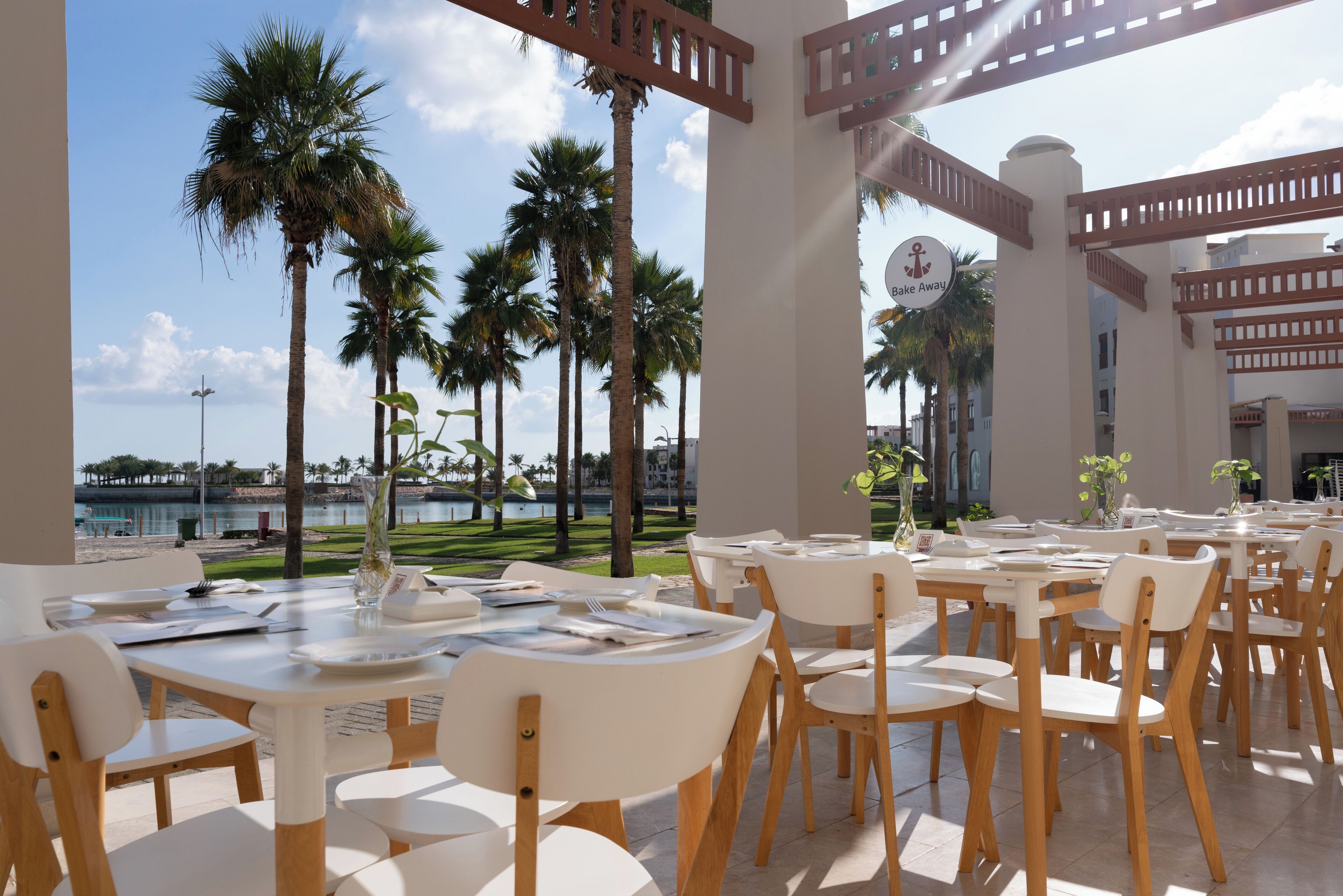 4 restaurants, breakfast, lunch served; local and international cuisine